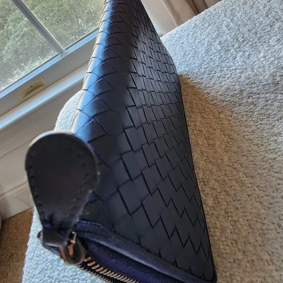 Bottega Veneta Leather Wallet in Deep Blue - Authencity Cert - Picture 9 of 13